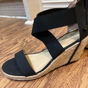 Black Wedges